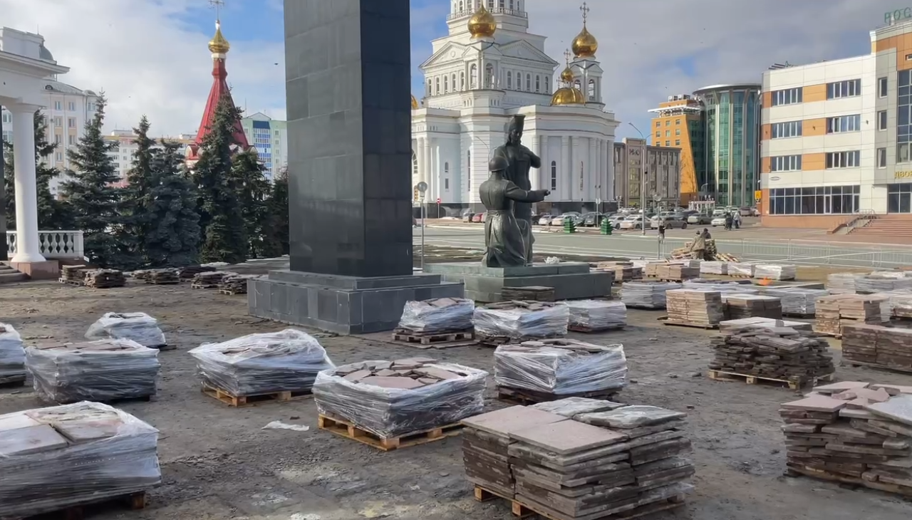 В Саранске начали благоустраивать площадь Победы к 9 Мая В Саранске начали благоустраивать площадь Победы к 9 Мая