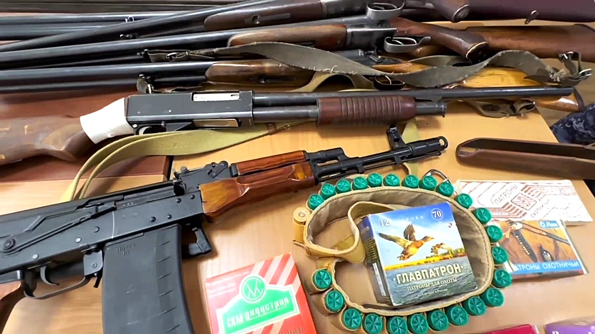 Жители Мордовии передали более 60 ружей в зону СВО