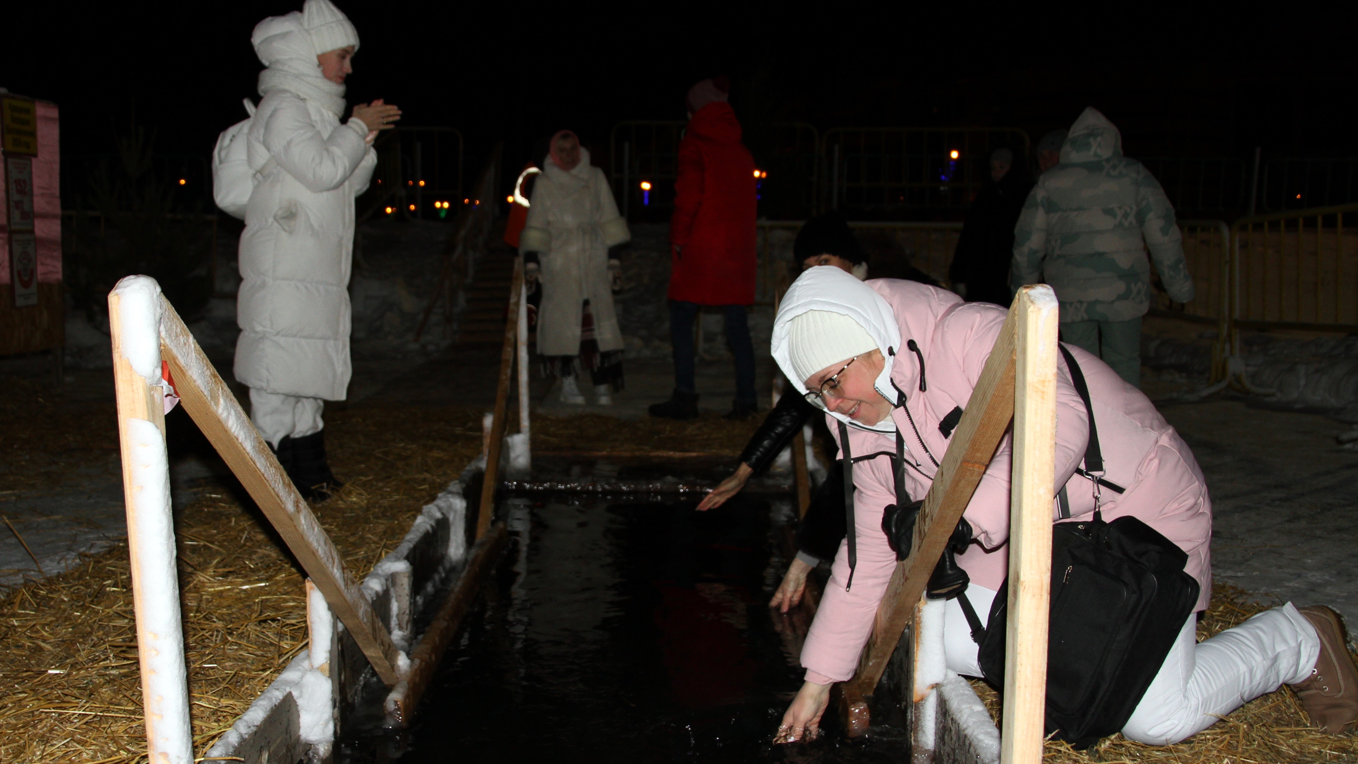 В Ромодановском районе готовят две купели к празднику Крещения