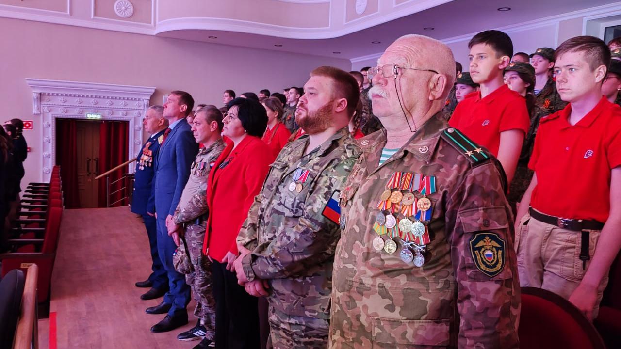 День призывника в Рузаевке отметили несколько поколений защитников Отечества День призывника в Рузаевке отметили несколько поколений защитников Отечества