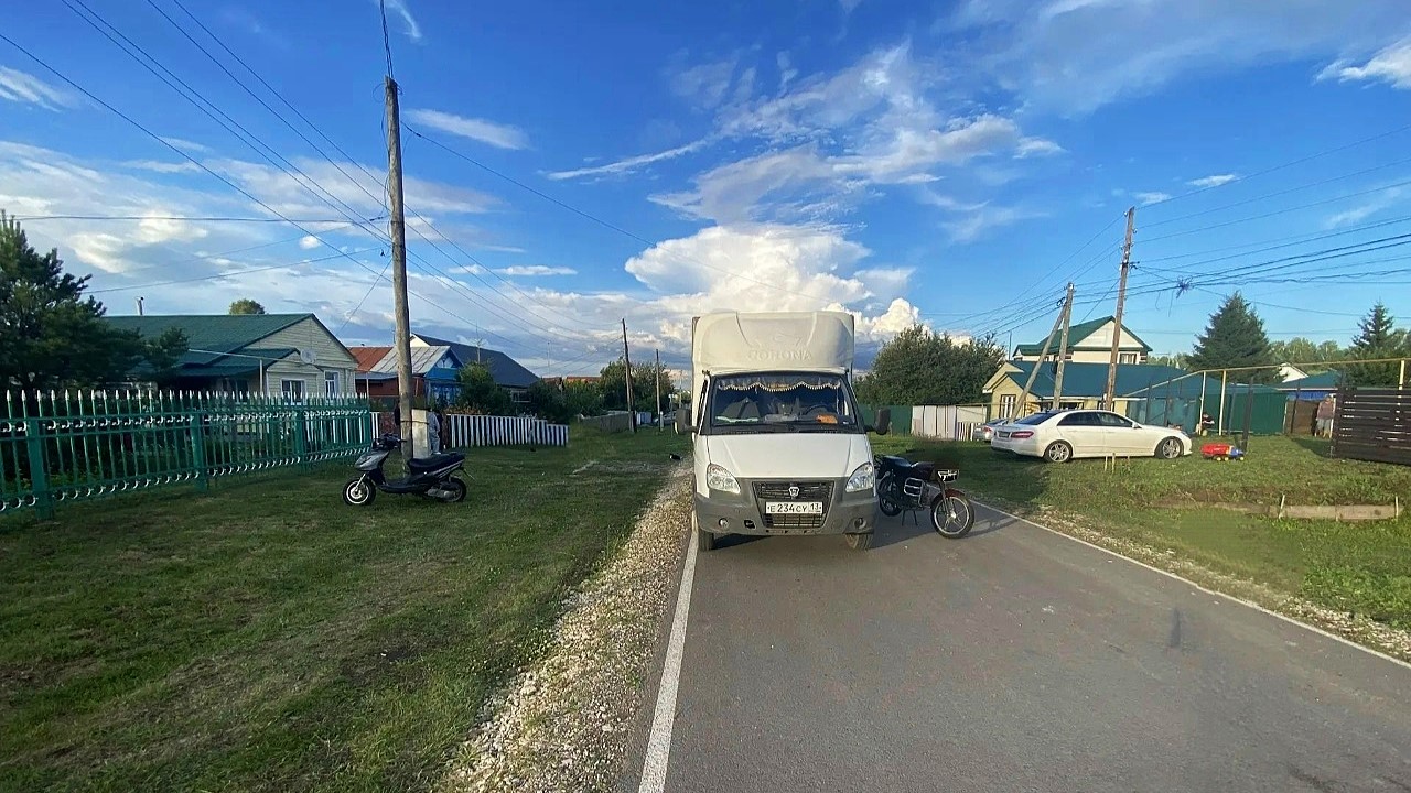 В Мордовии госпитализировали юную мотоциклистку