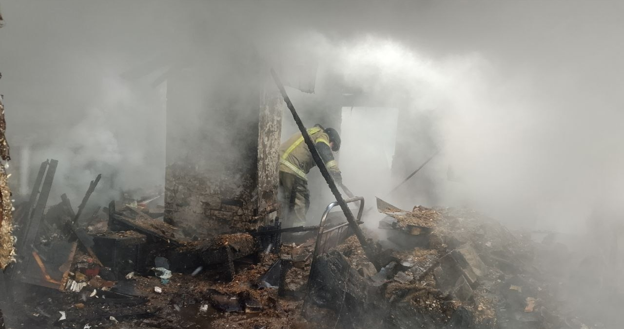 Одинокая старушка не смогла выбраться из горящего дома 