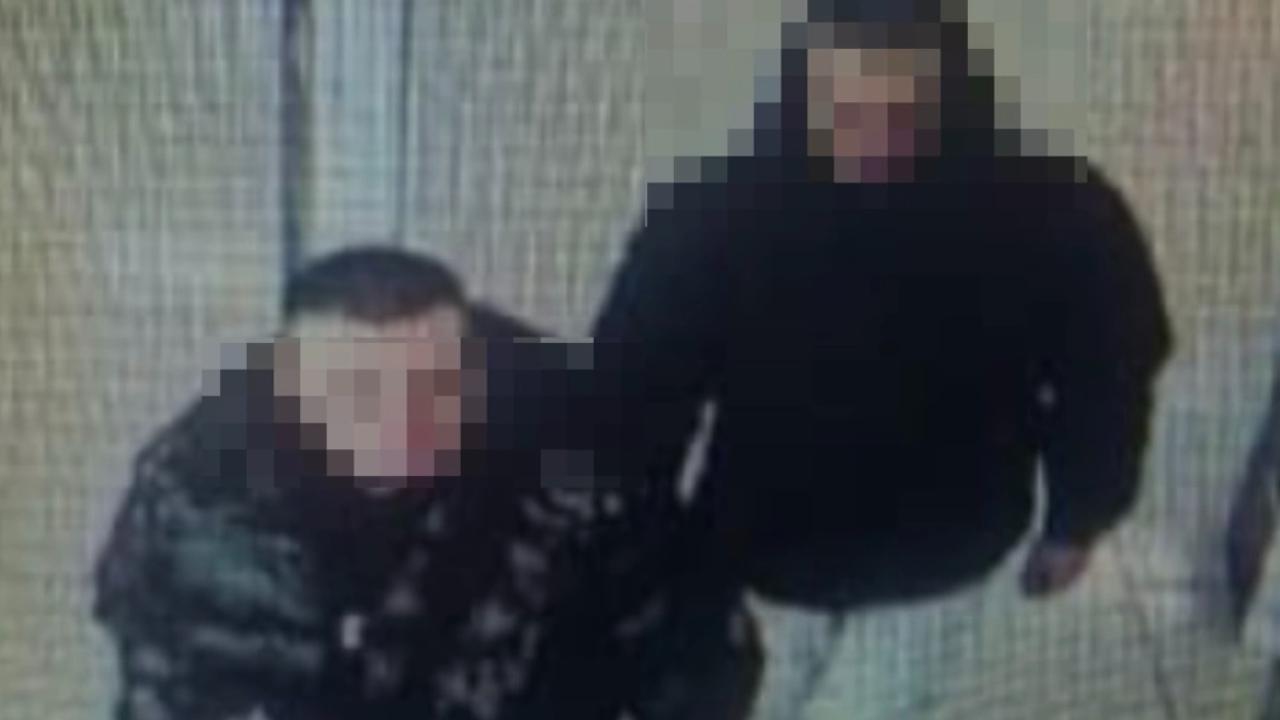 Два саранских студента будут отрабатывать кражу наушников из магазина Два саранских студента будут отрабатывать кражу наушников из магазина
