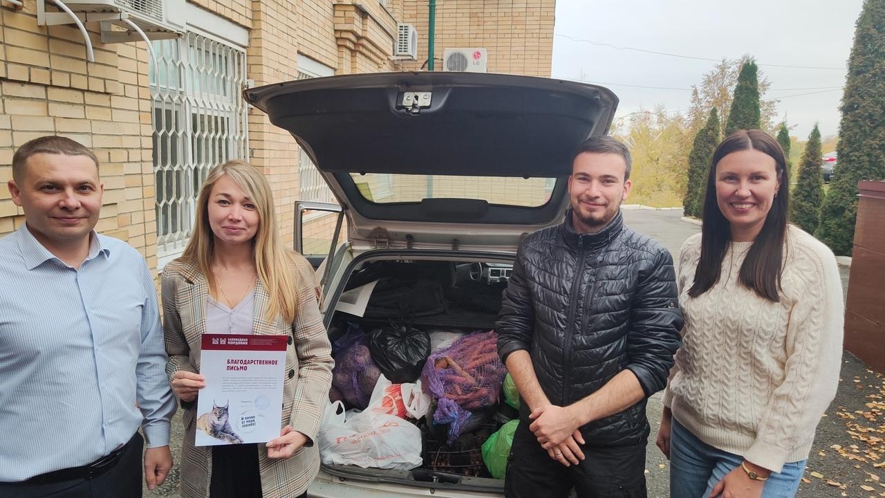Зубрам в Мордовии привезли ещё несколько центнеров угощений Зубрам в Мордовии привезли ещё несколько центнеров угощений