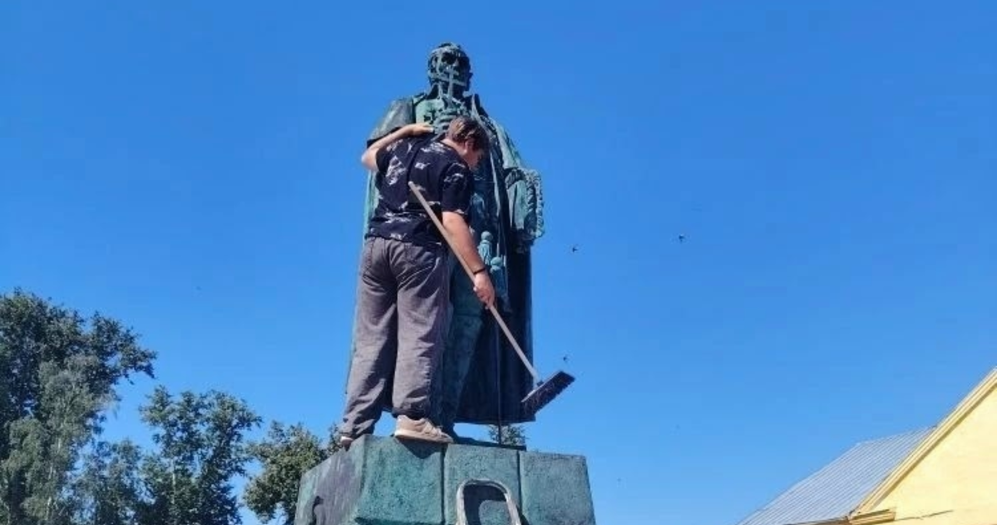 Памятник адмиралу Ушакову в Мордовии привели в порядок 