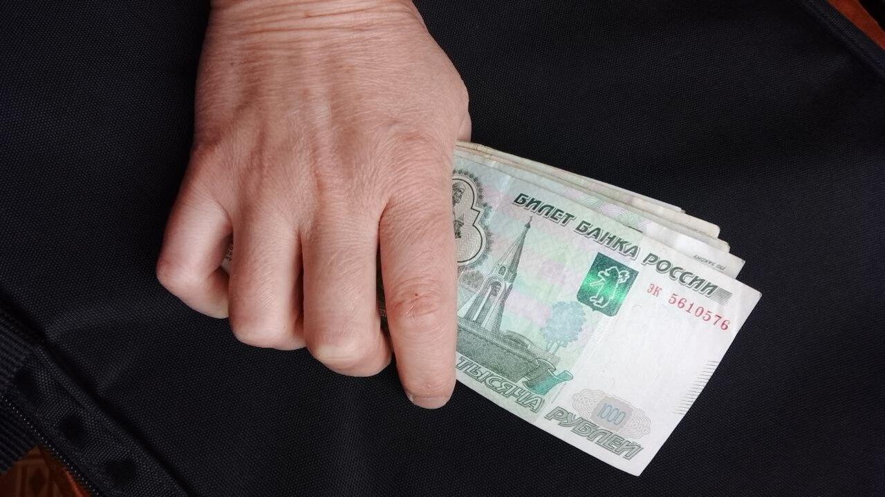 В Центробанке допустили падение доллара до 50 рублей 