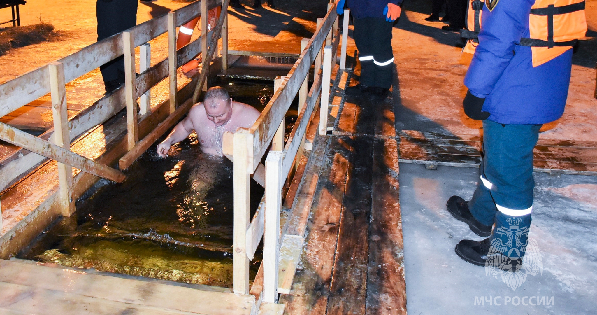 Мэр Саранска устроил крещенским купелям проверку 