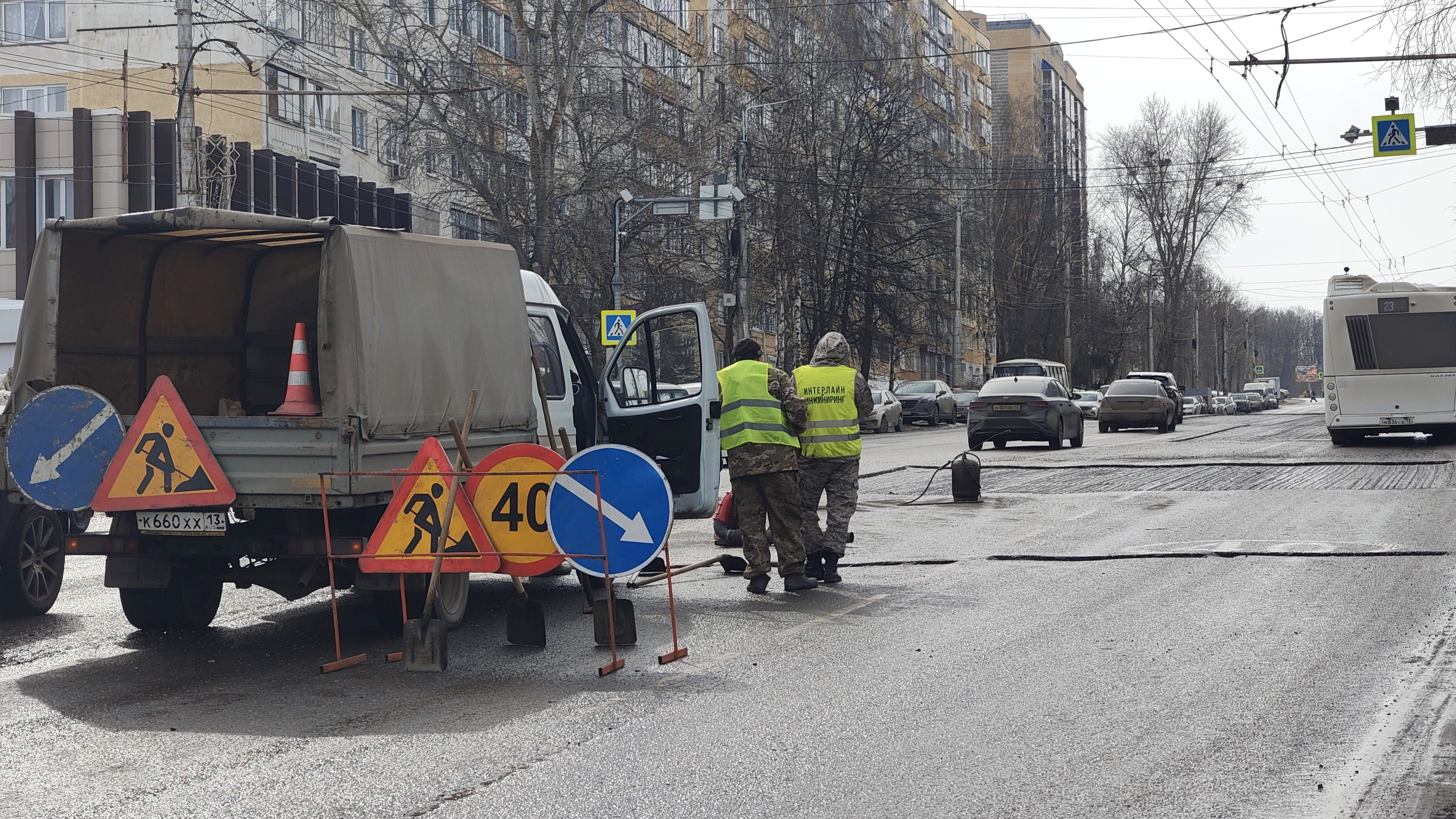 Коммунальщики Саранска советуют водителям ездить по ямам аккуратнее