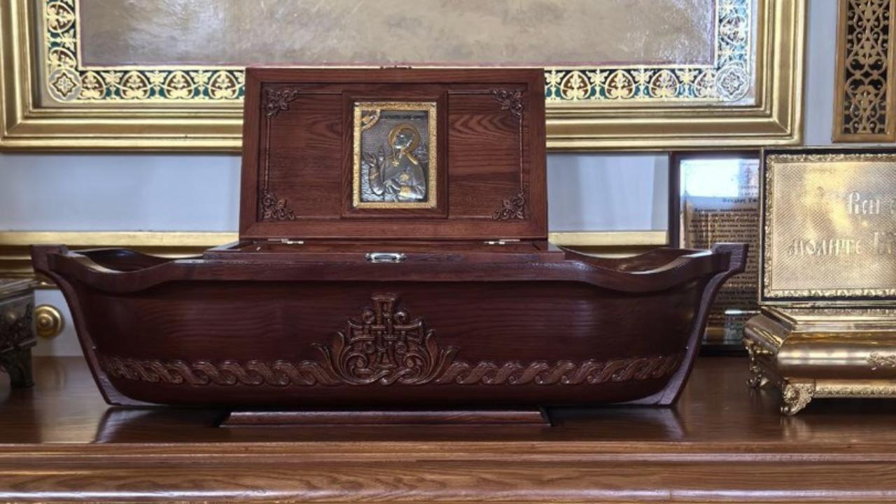Частицу мощей адмирала Ушакова передали в Валаамскую обитель Частицу мощей адмирала Ушакова передали в Валаамскую обитель