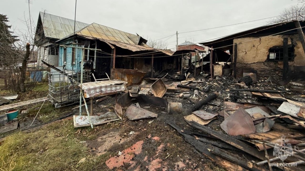 В Мордовии горел двухквартирный дом 