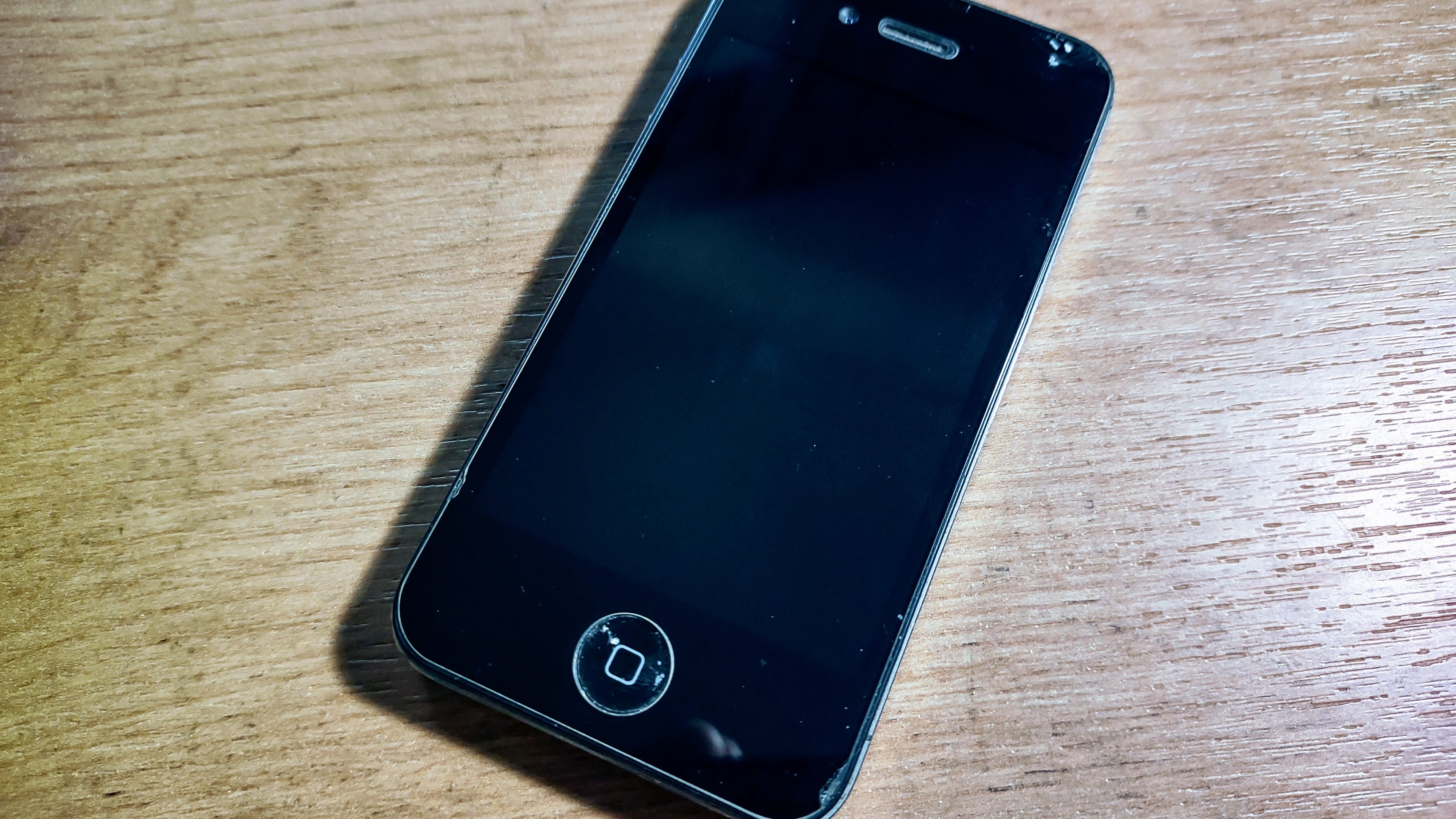 Жительница Мордовии нашла мобильник и стала воровкой