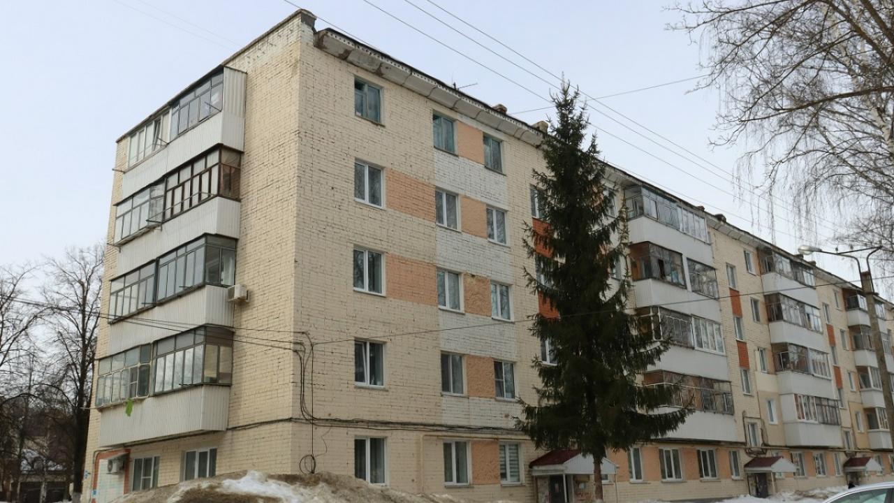 В дырявый дом на Ульянова в Саранске приехал министр ЖКХ