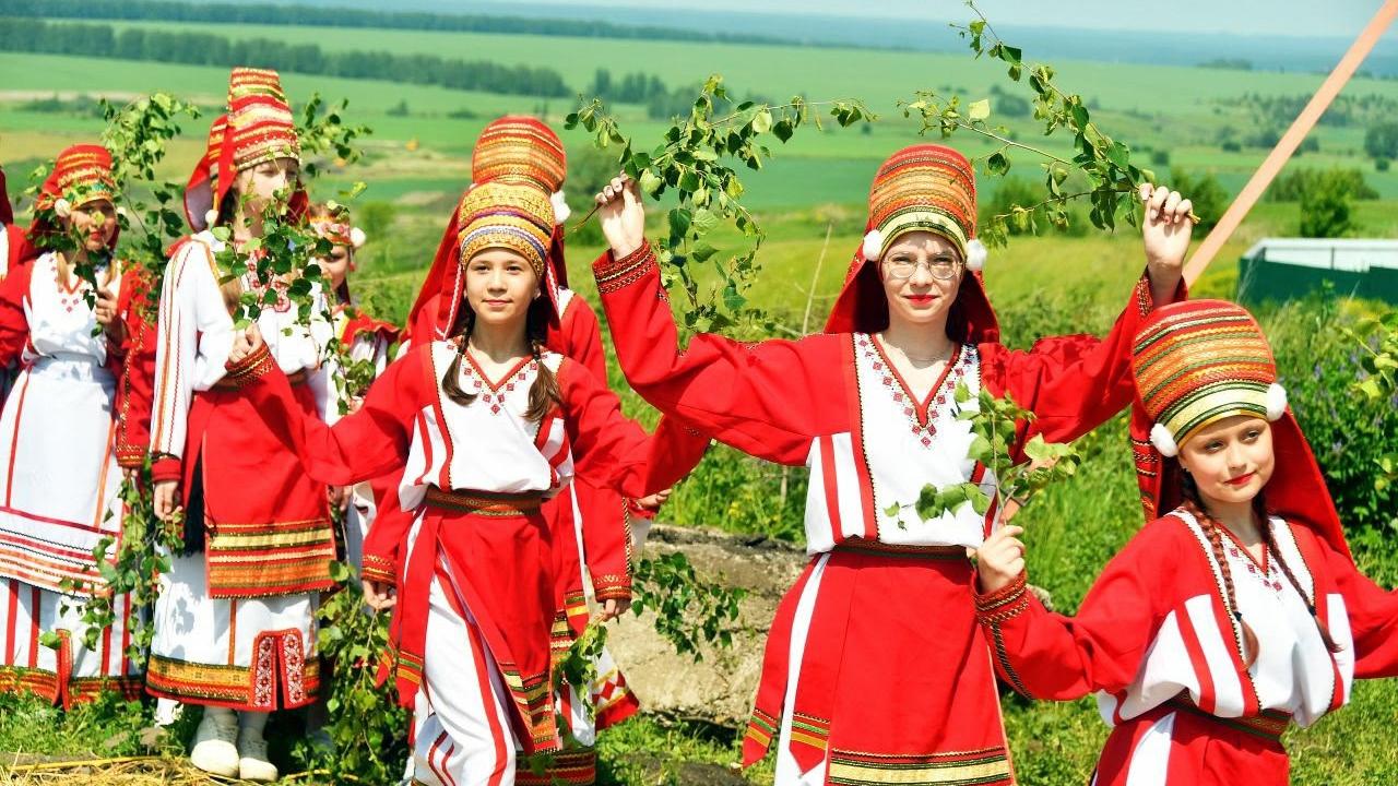В Каменке прошел первый фестиваль народного творчества и духовной культуры В Каменке прошел первый фестиваль народного творчества и духовной культуры