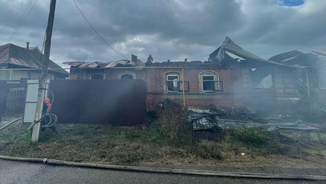 Два дома и надворные постройки горели накануне в Мордовских Полянках Два дома и надворные постройки горели накануне в Мордовских Полянках