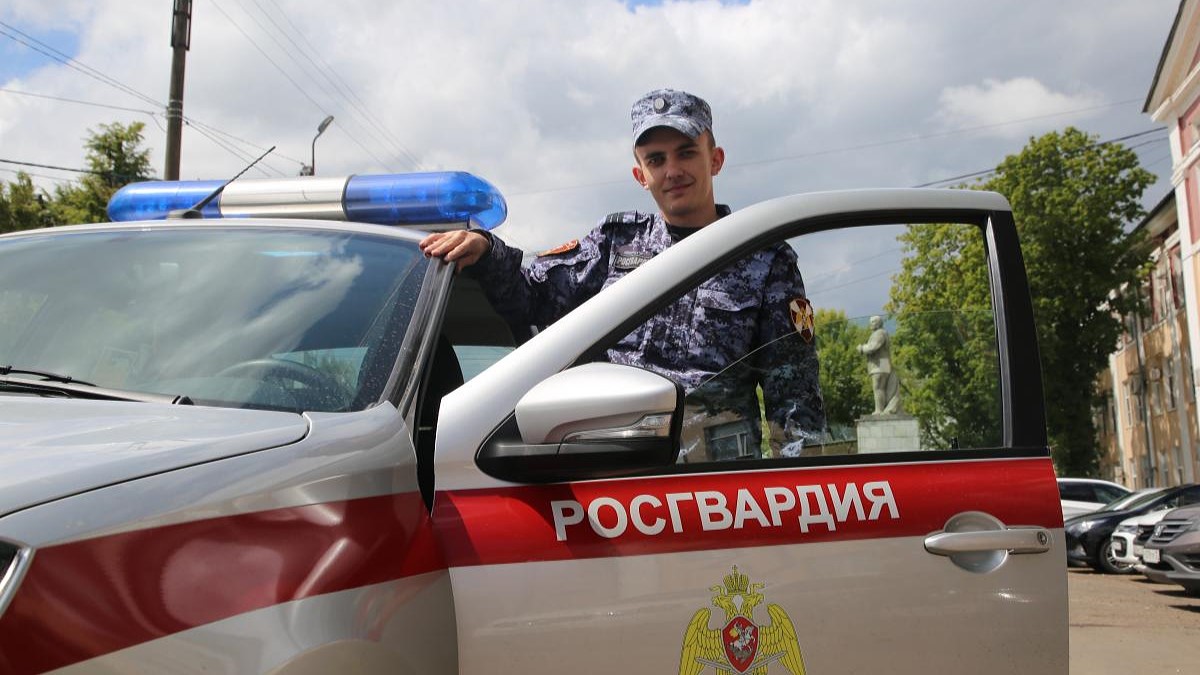 В Саранске отвергнутый влюблённый буянил около многоэтажки