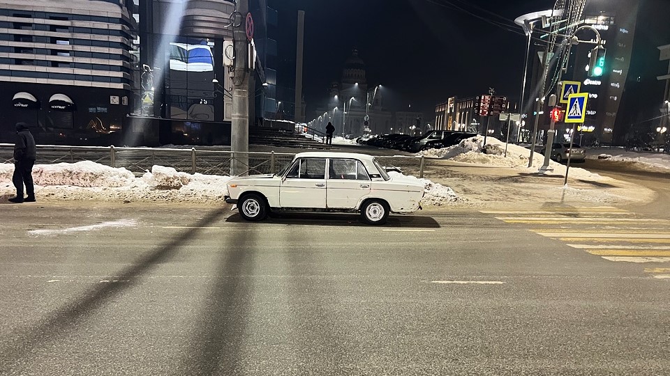 В Саранске пешеход пошёл на красный и попал под машину
