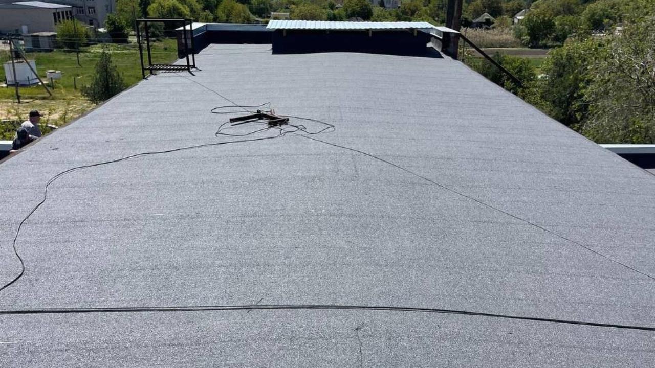 Мордовия помогла досрочно завершить капремонт крыши в Каланчакской больнице 