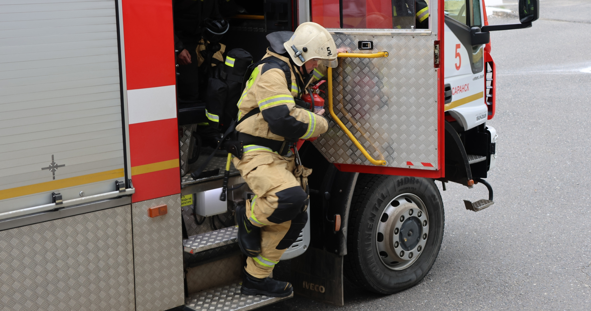 Пожарные в Саранске спасали росгвардейцев 
