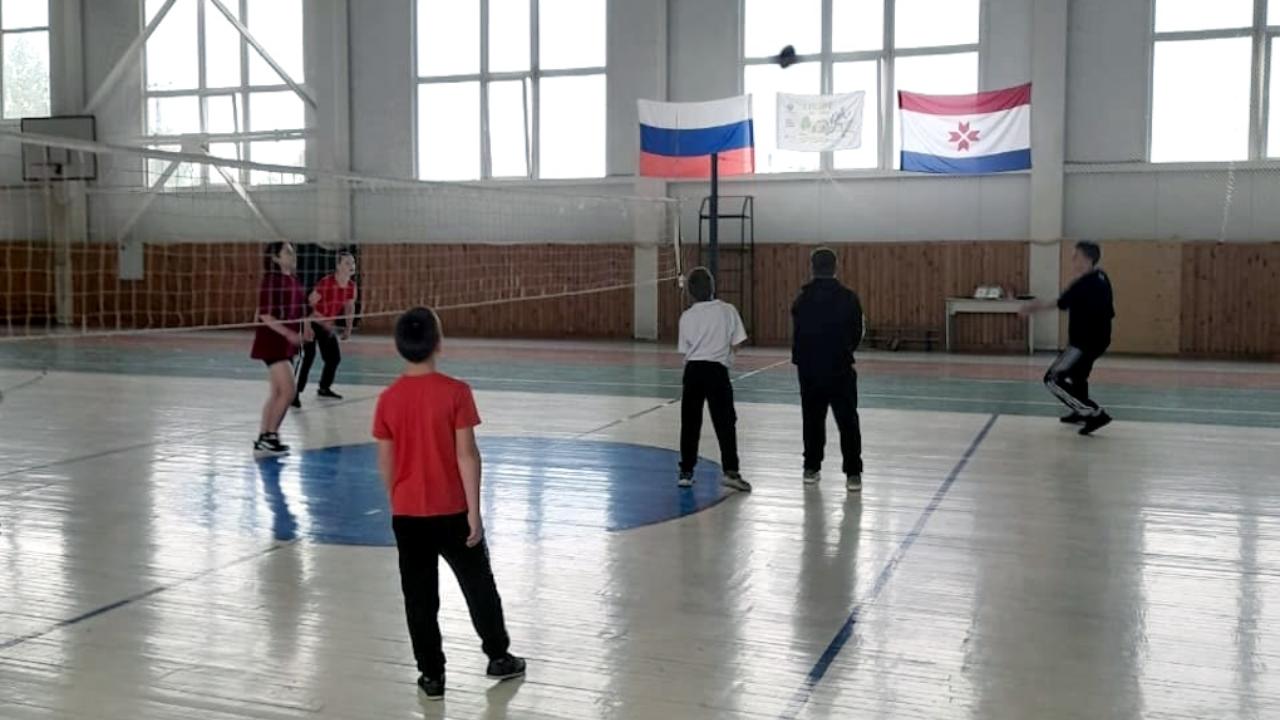 В Темникове участников «Школы выживания» обучили активным командным играм В Темникове участников «Школы выживания» обучили активным командным играм