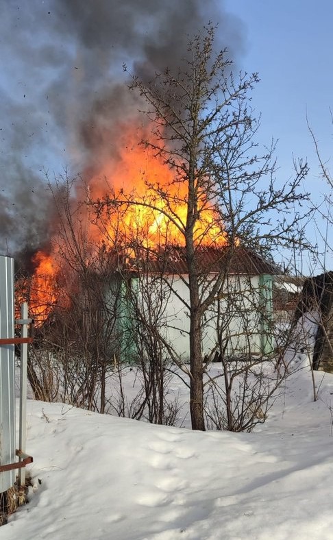 Жилой дом сгорел в райцентре Мордовии