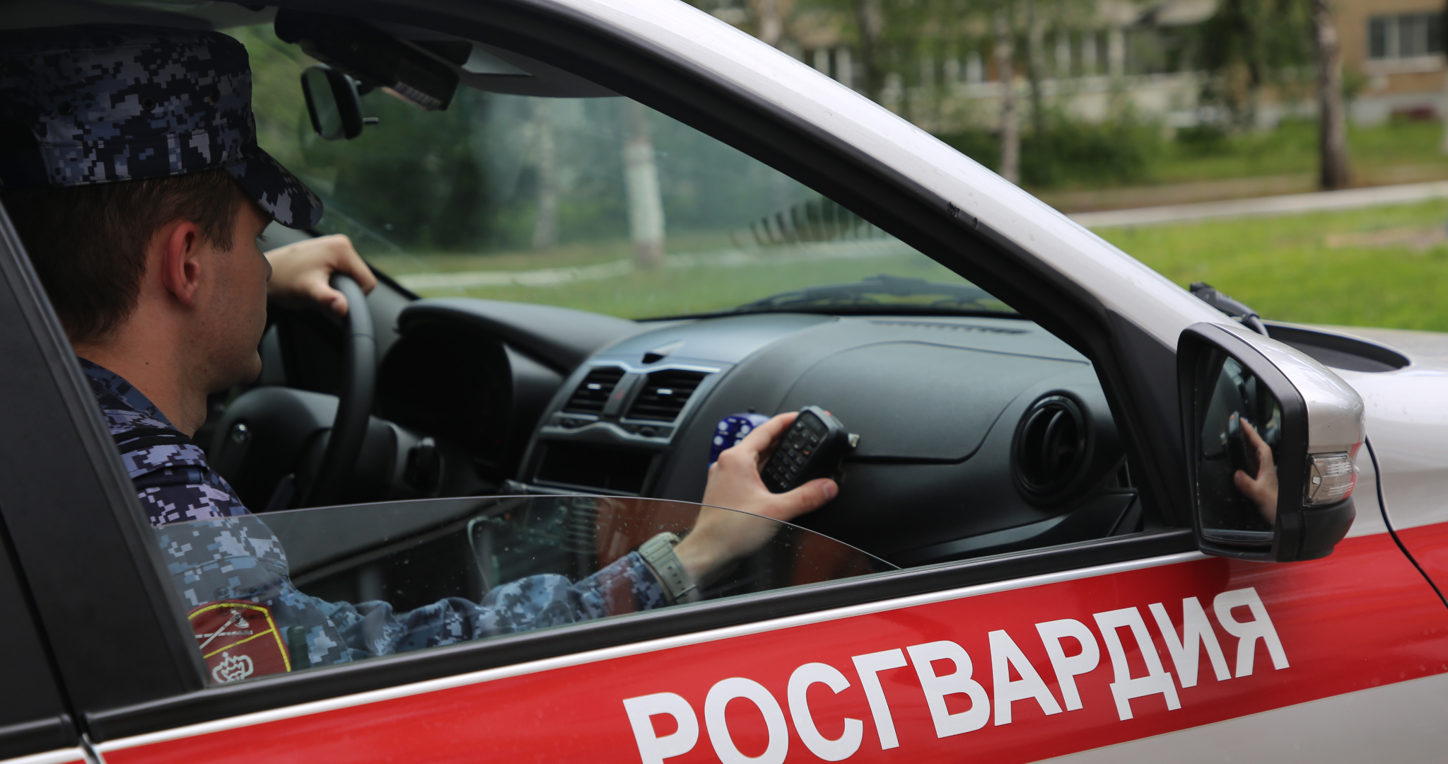 Росгвардейцы задержали агрессивного и матерящегося посетителя магазина 