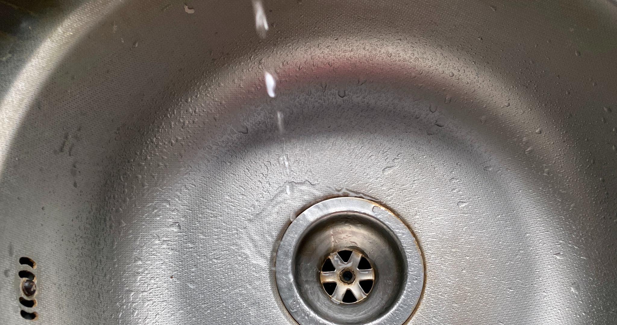 Из-за аварии в центре Саранска отключили горячую и холодную воду 