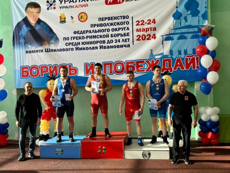 Борцы-юниоры Мордовии вернулись из Соликамска с шестью медалями