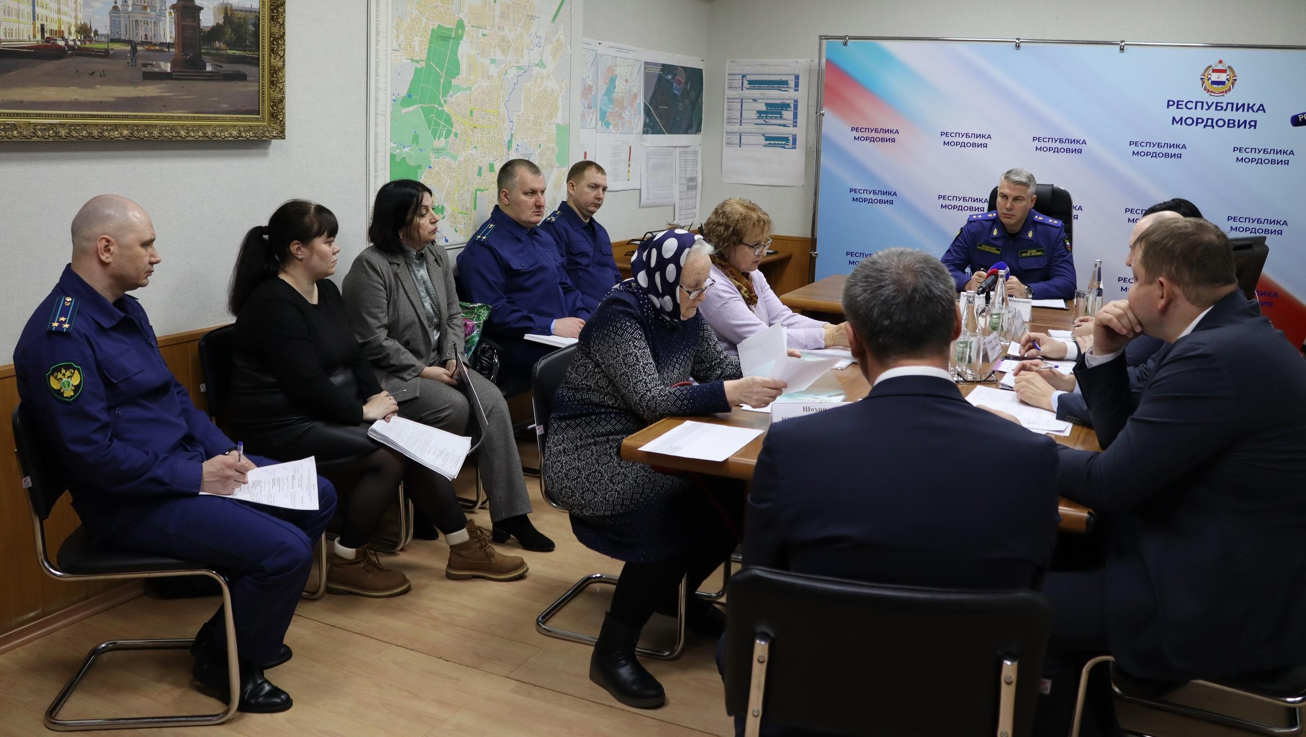 Прокурор Мордовии провел прием граждан по защите прав в сфере ЖКХ Прокурор Мордовии провел прием граждан по защите прав в сфере ЖКХ