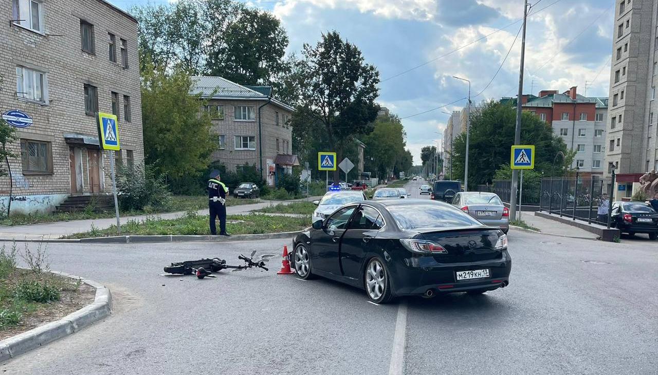 «Мазда» сбила самокатчика в Саранске