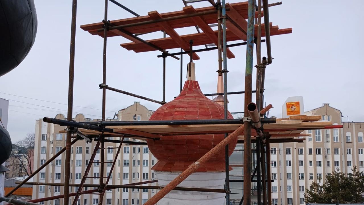 В Саранске на Старом Соборе ремонтируют кровлю