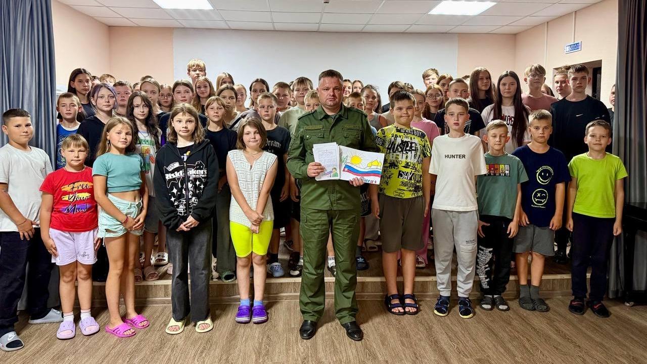 В Мордовии ветеран спецоперации призвал детей быть достойными памяти предков-героев