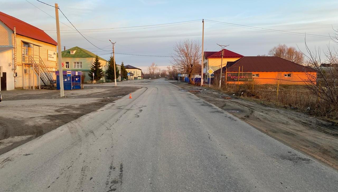 Подросток на мотоцикле сбил женщину в Зубовой Поляне