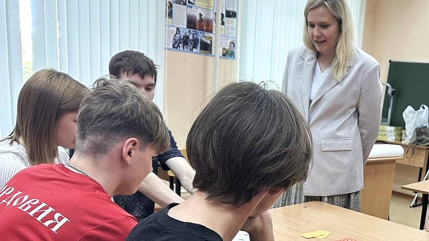 Волонтёры Сбербанка провели очередной урок по финансовой грамотности для воспитанников детского дома
