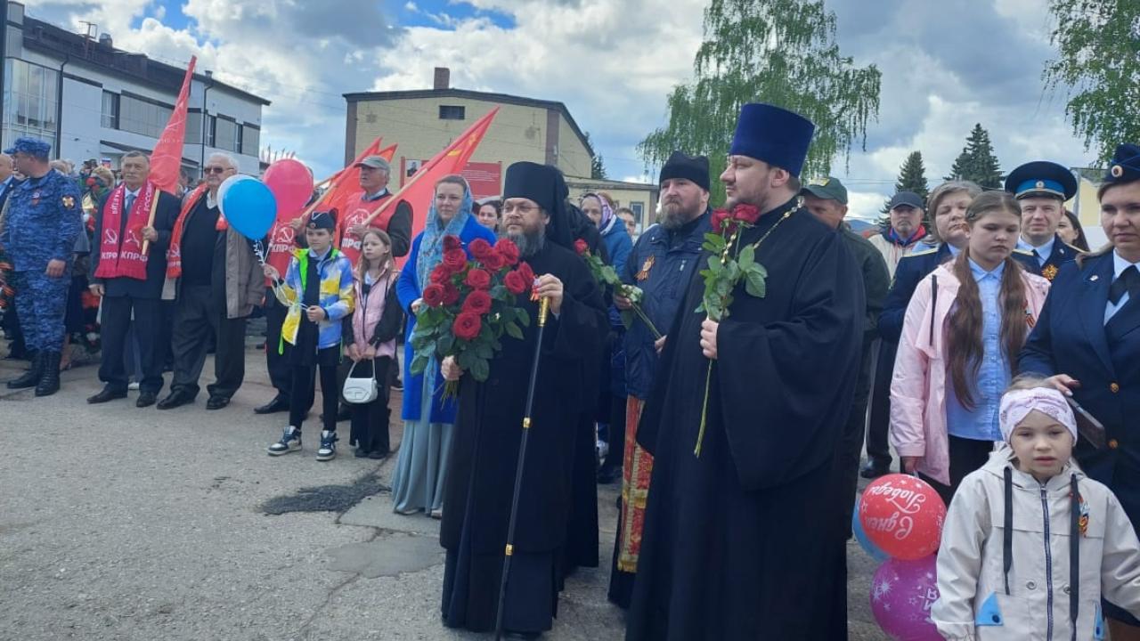Вечная память: в Ардатове у мемориала павшим землякам прошла панихида Вечная память: в Ардатове у мемориала павшим землякам прошла панихида