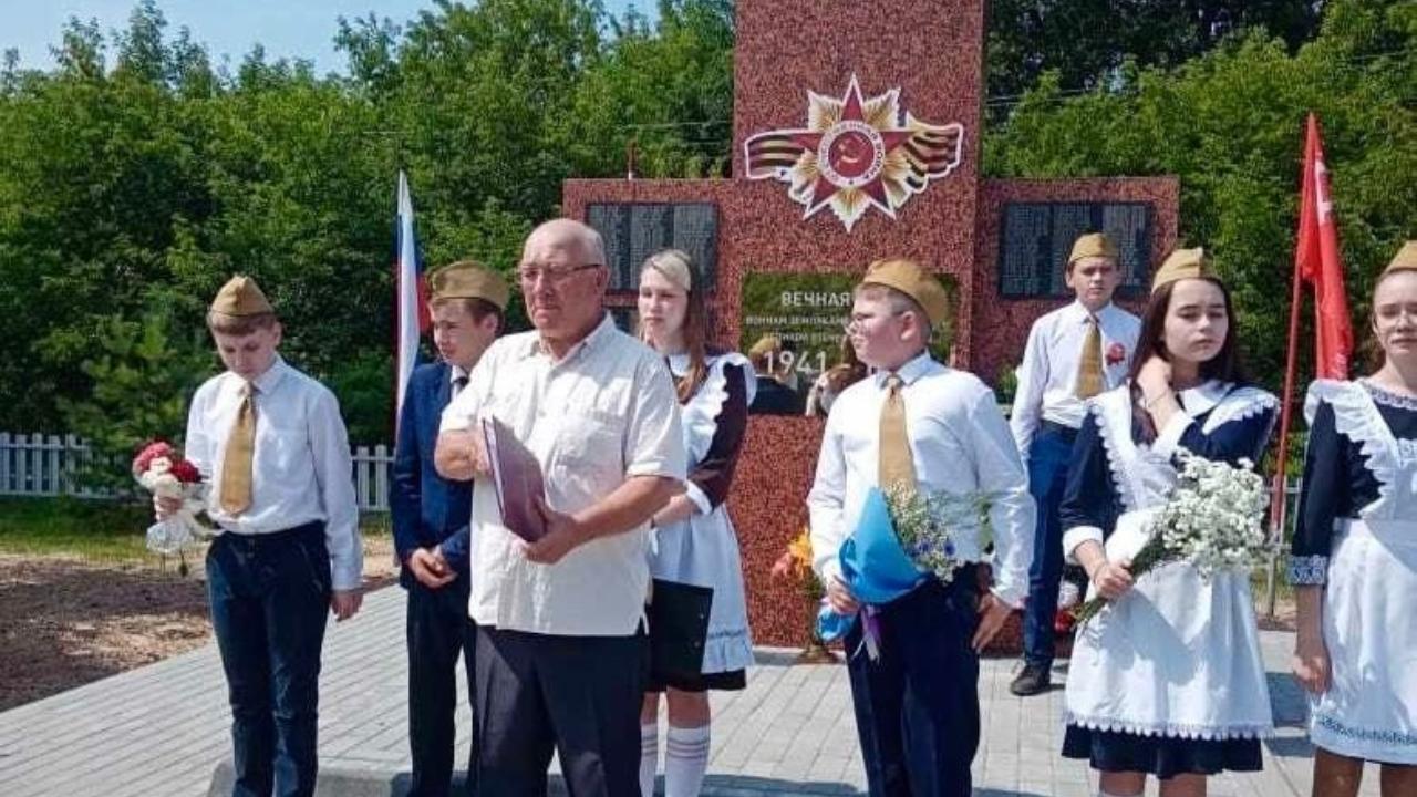 В торбеевском Виндрее торжественно открыли обелиск воинам-землякам В торбеевском Виндрее торжественно открыли обелиск воинам-землякам