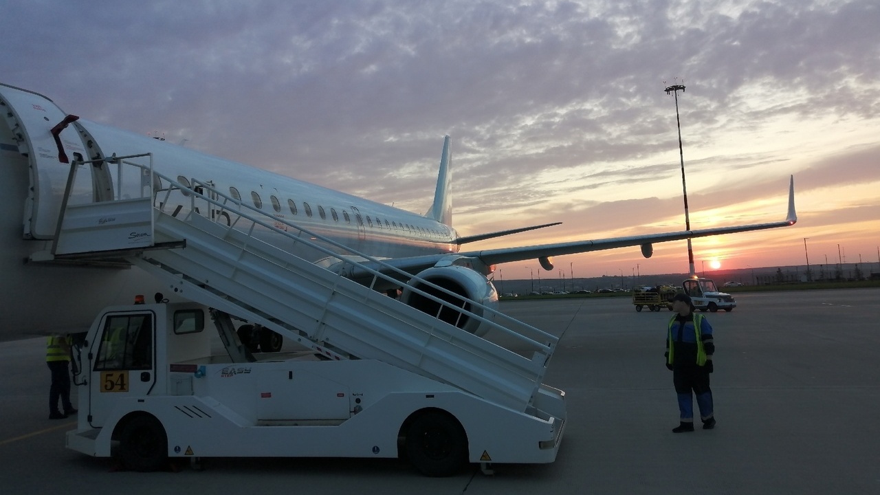 В российских аэропортах начали работать пункты миграционного контроля 