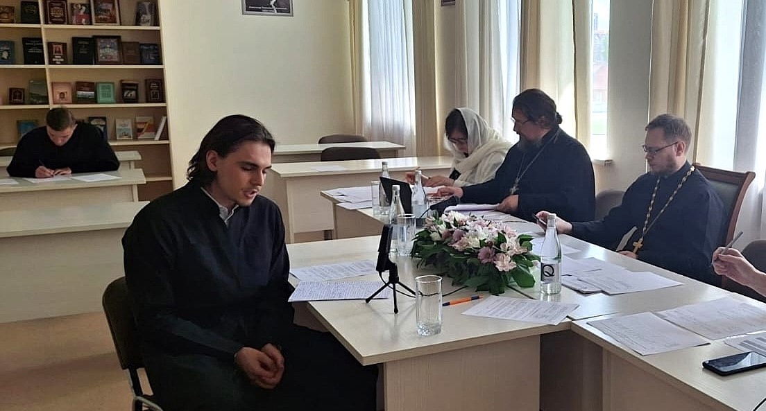 Среди выпускников Саранской духовной семинарии нет троечников Среди выпускников Саранской духовной семинарии нет троечников