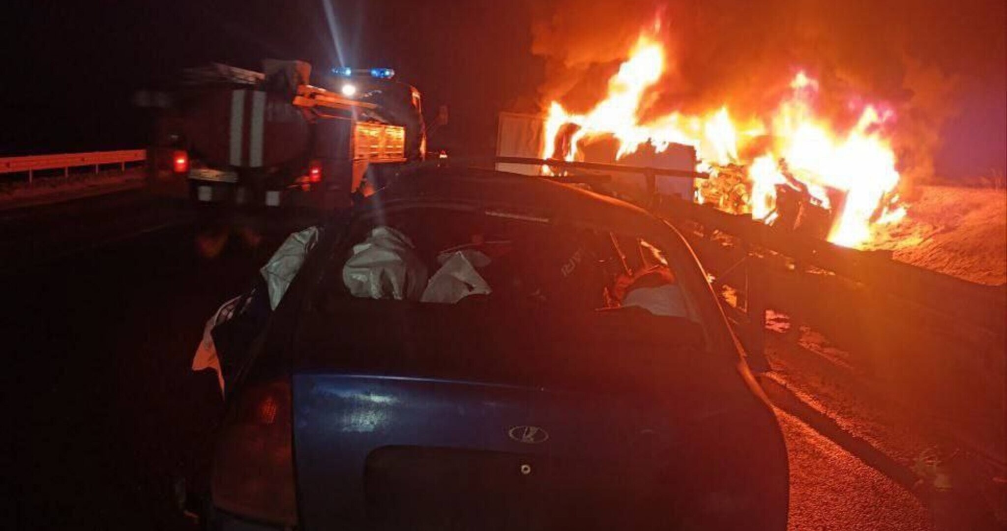 Мужчина и две женщины погибли в ДТП с грузовиком 