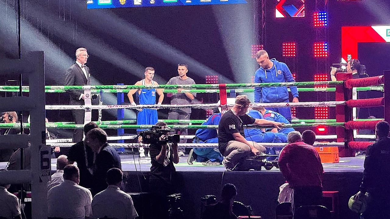 Руслан Белоусов начал выступление на чемпионате России по боксу с нокаута