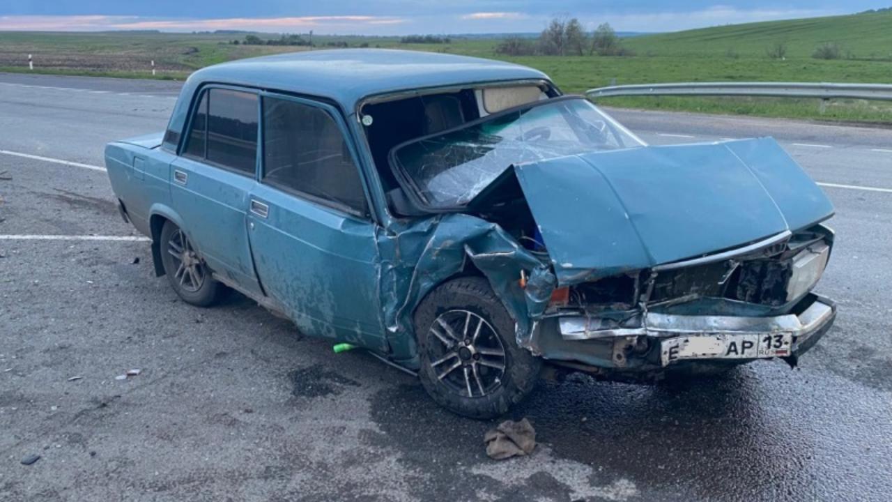 Самоуверенный водитель с 45-летним стажем спровоцировал аварию в Мордовии Самоуверенный водитель с 45-летним стажем спровоцировал аварию в Мордовии