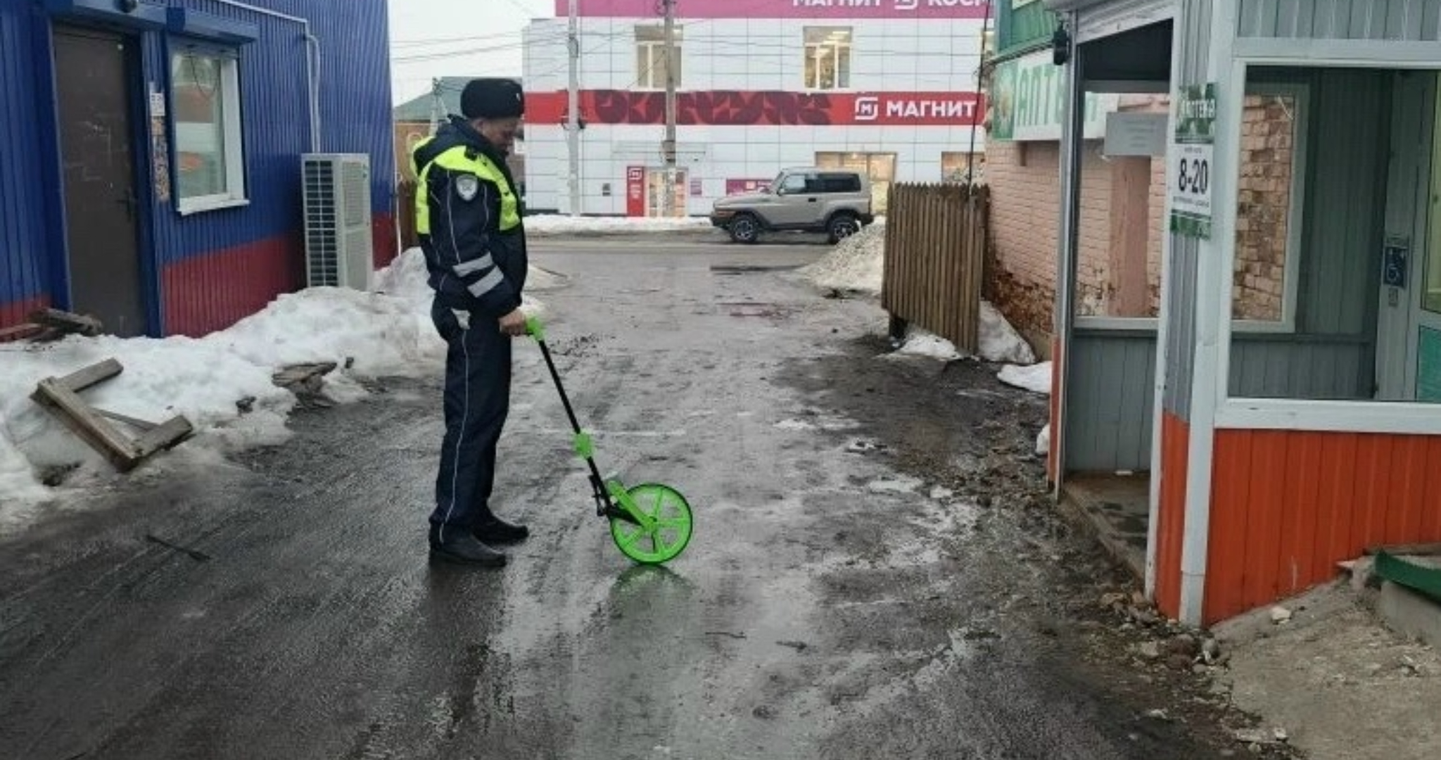 Пенсионер в Мордовии устроил ДТП у аптеки и сбежал 