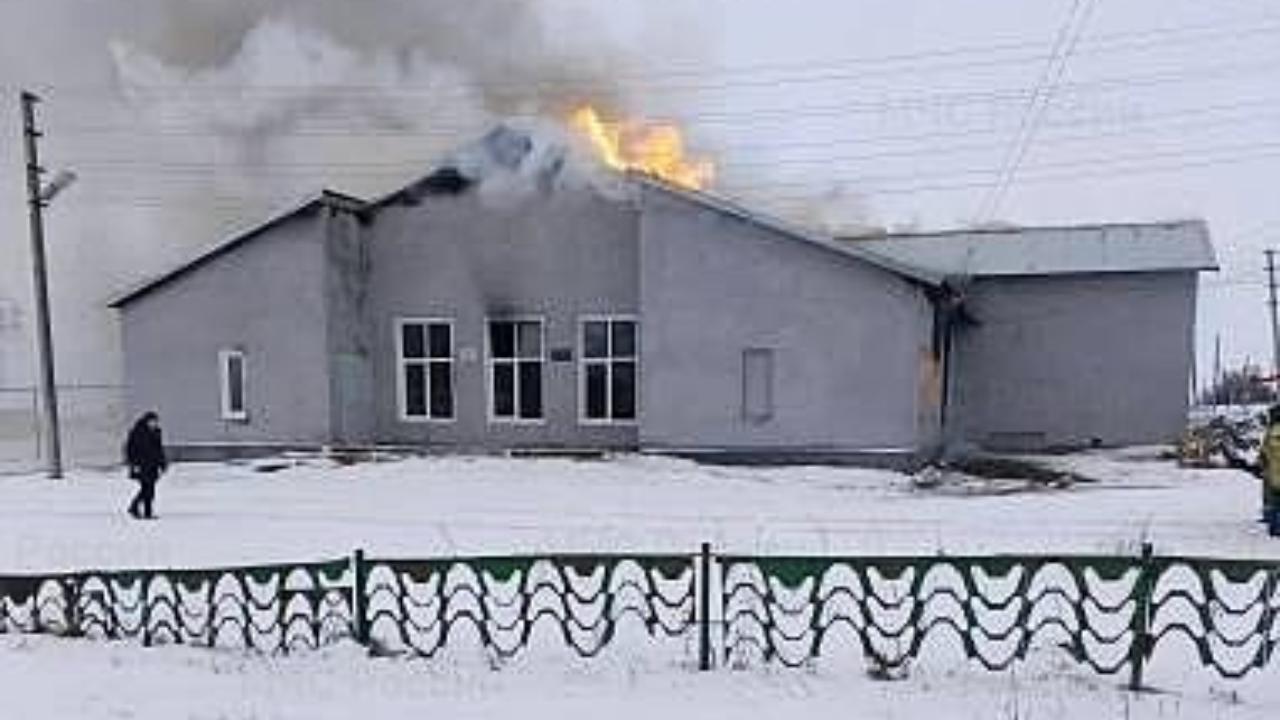 В Мордовии горит сельский Дом культуры