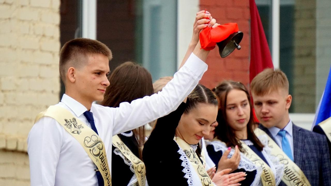 В России утвердили даты последних звонков и выпускных в 2026 году
