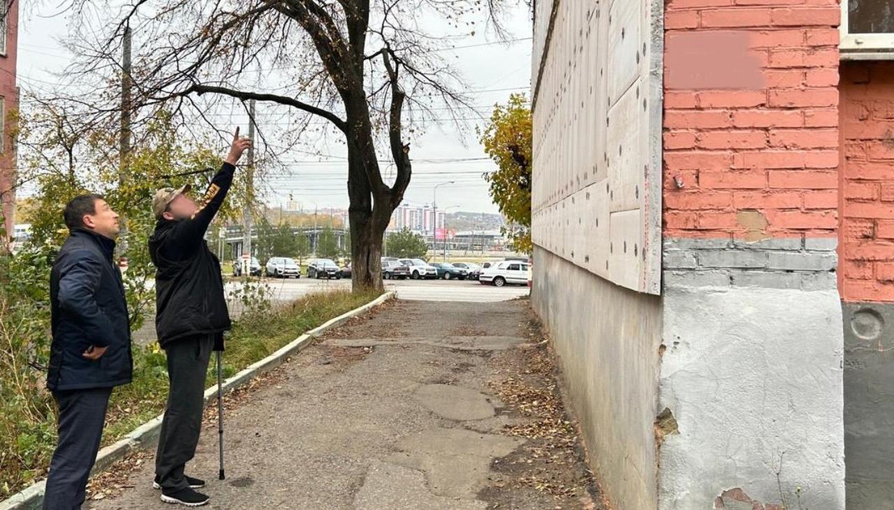 В Саранске ветерану СВО помогли утеплить стену дома