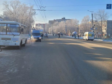 В Саранске дорогу не поделили маршрутка и пассажирский автобус