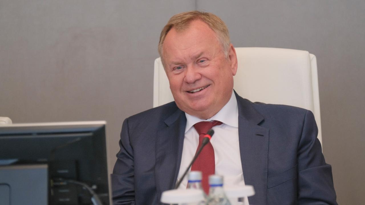 Глава ВТБ Андрей Костин рассказал, как лично протестировал оплату по QR-коду в Китае, купив апельсин​​​