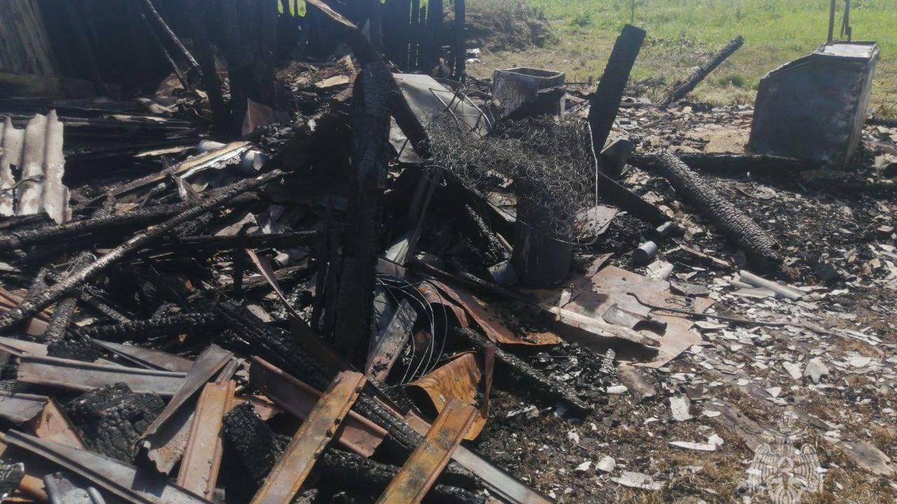 Баня и два сарая в одночасье сгорели в Мордовии 