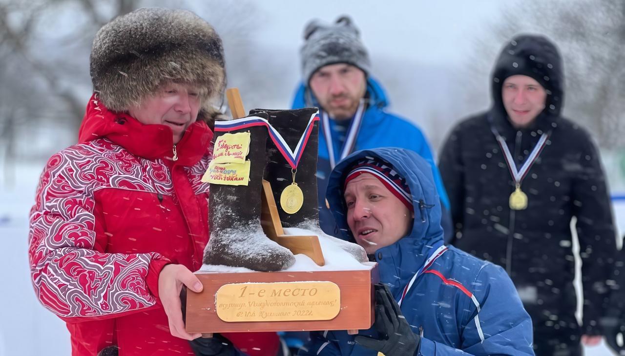 В Мордовии участники хоккейного турнира вышли на корт в валенках