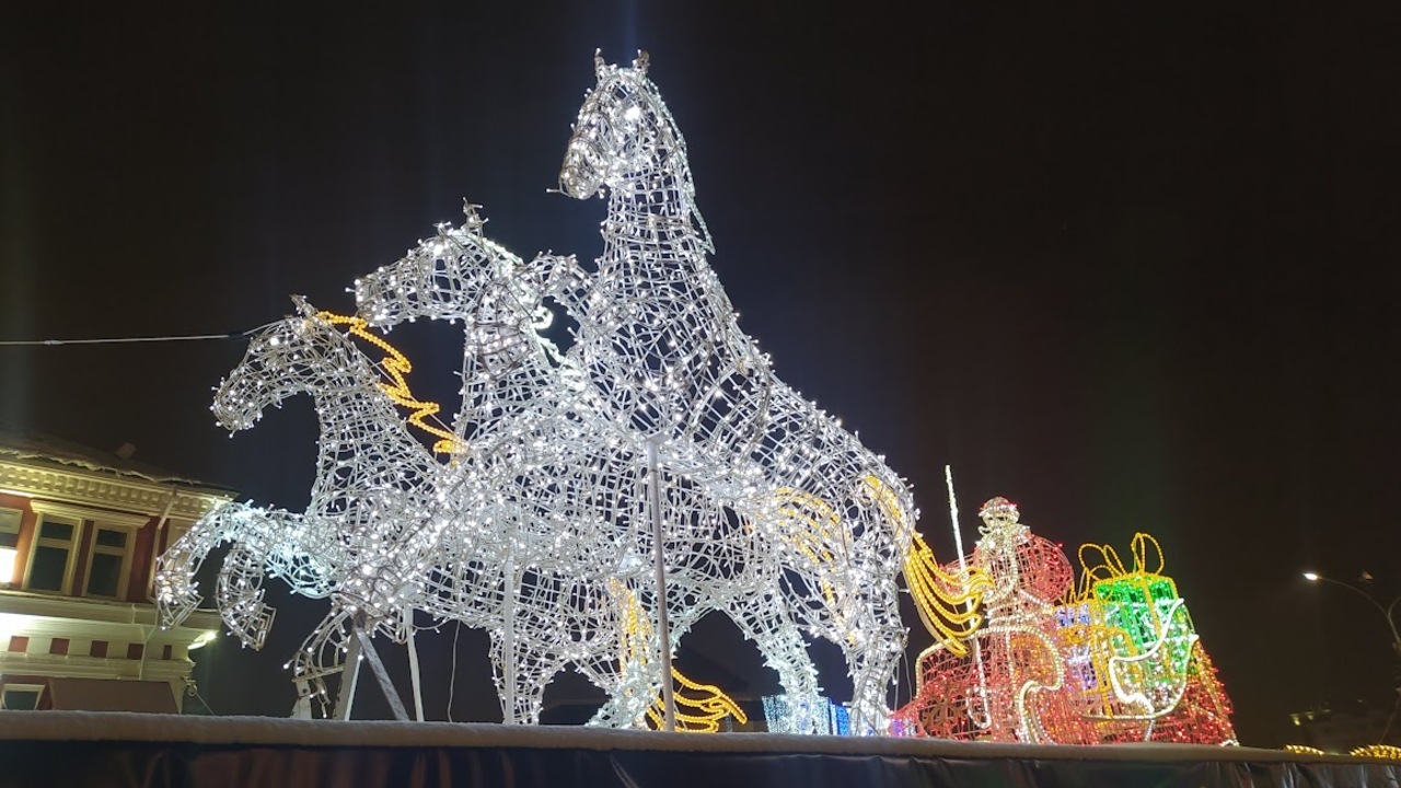 В России подсчитали стоимость ёлки и новогодних украшений 