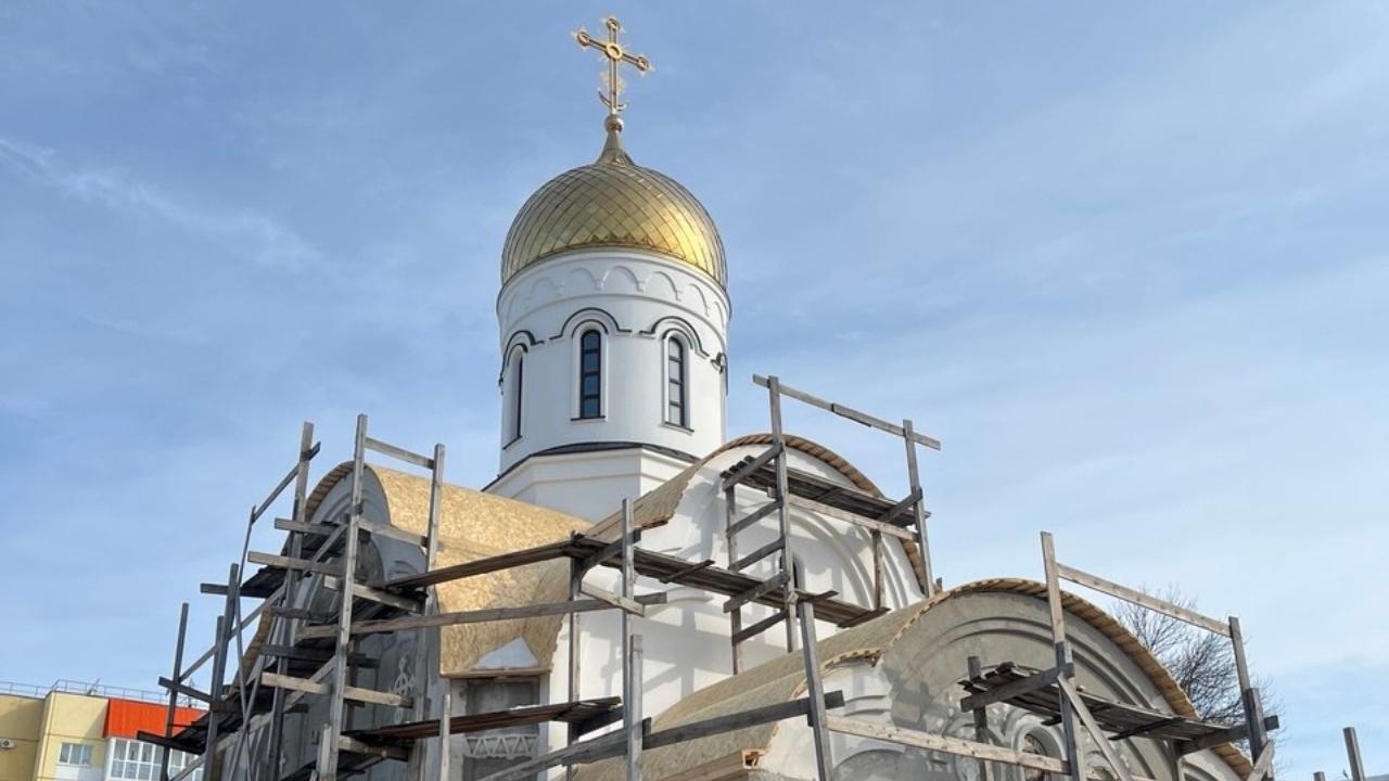 В Саранске на часовне во имя Всемилостивого Спаса утеплили стропильную систему